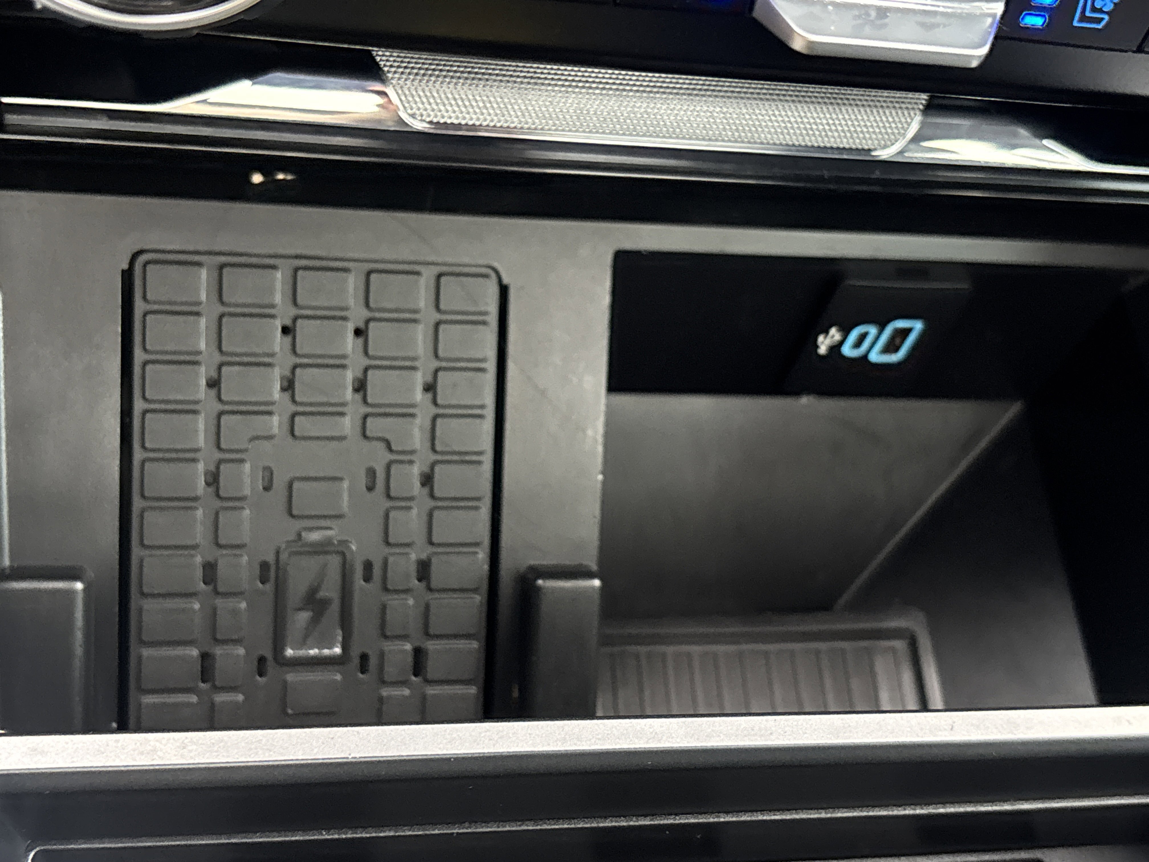 Used 2023  Ford XL image 48