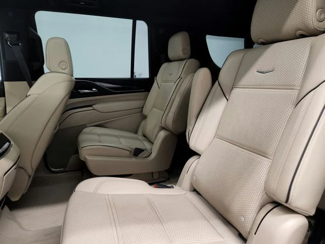 Used 2023 Silver Cadillac Premium image 33
