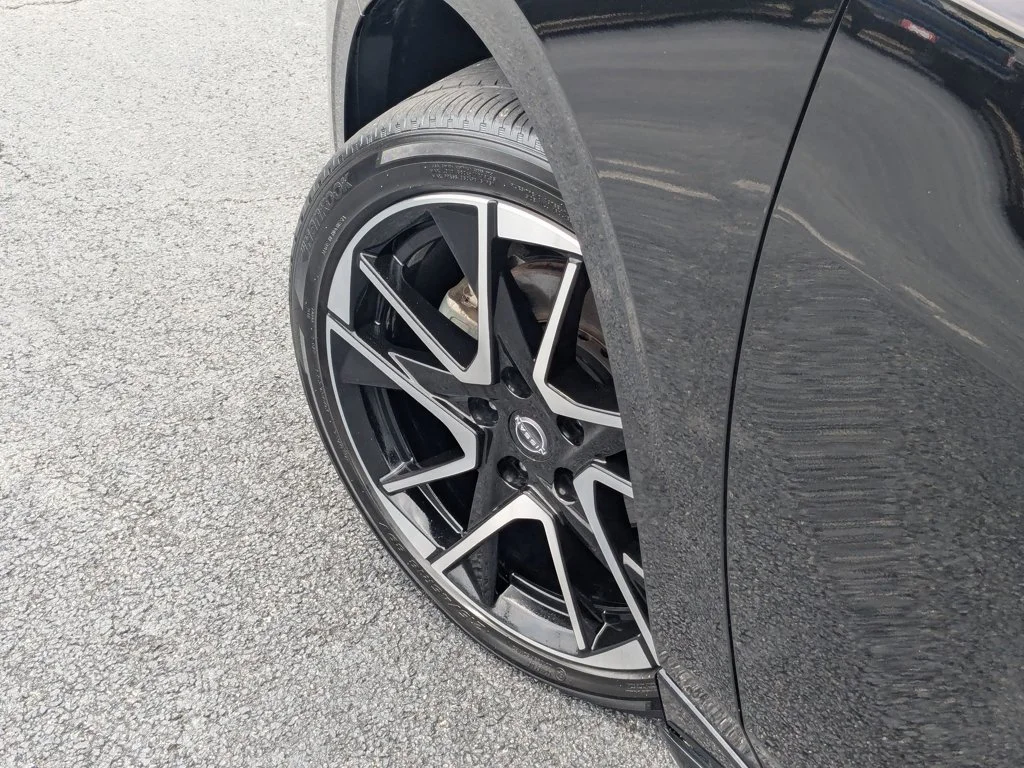 Used 2024 Super Black Nissan SR image 9