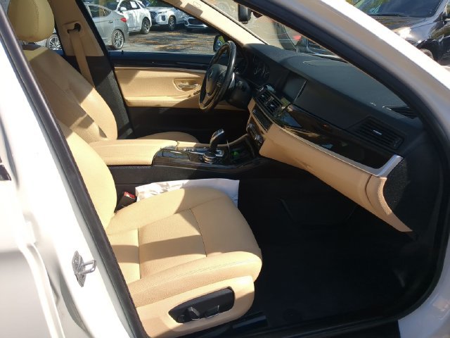 Used 2016 White BMW 535i xDrive image 33