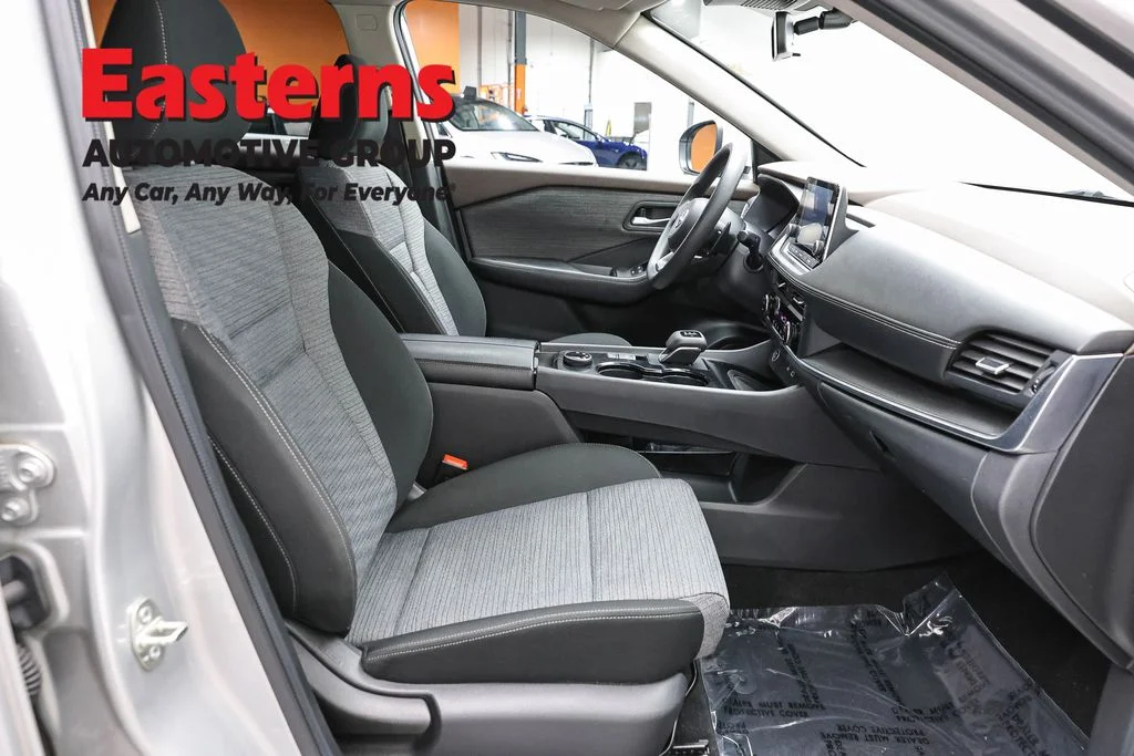 Used 2023 Silver Nissan SV image 80