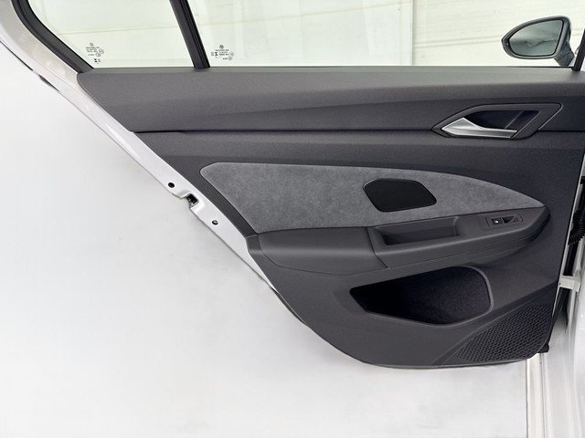 New 2026 Pure White Volkswagen 2.0T image 25