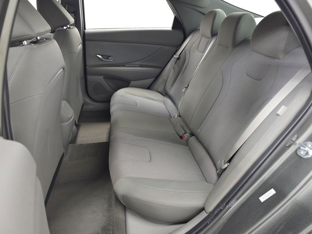 2024 Hyundai Elantra SE - Photo 28