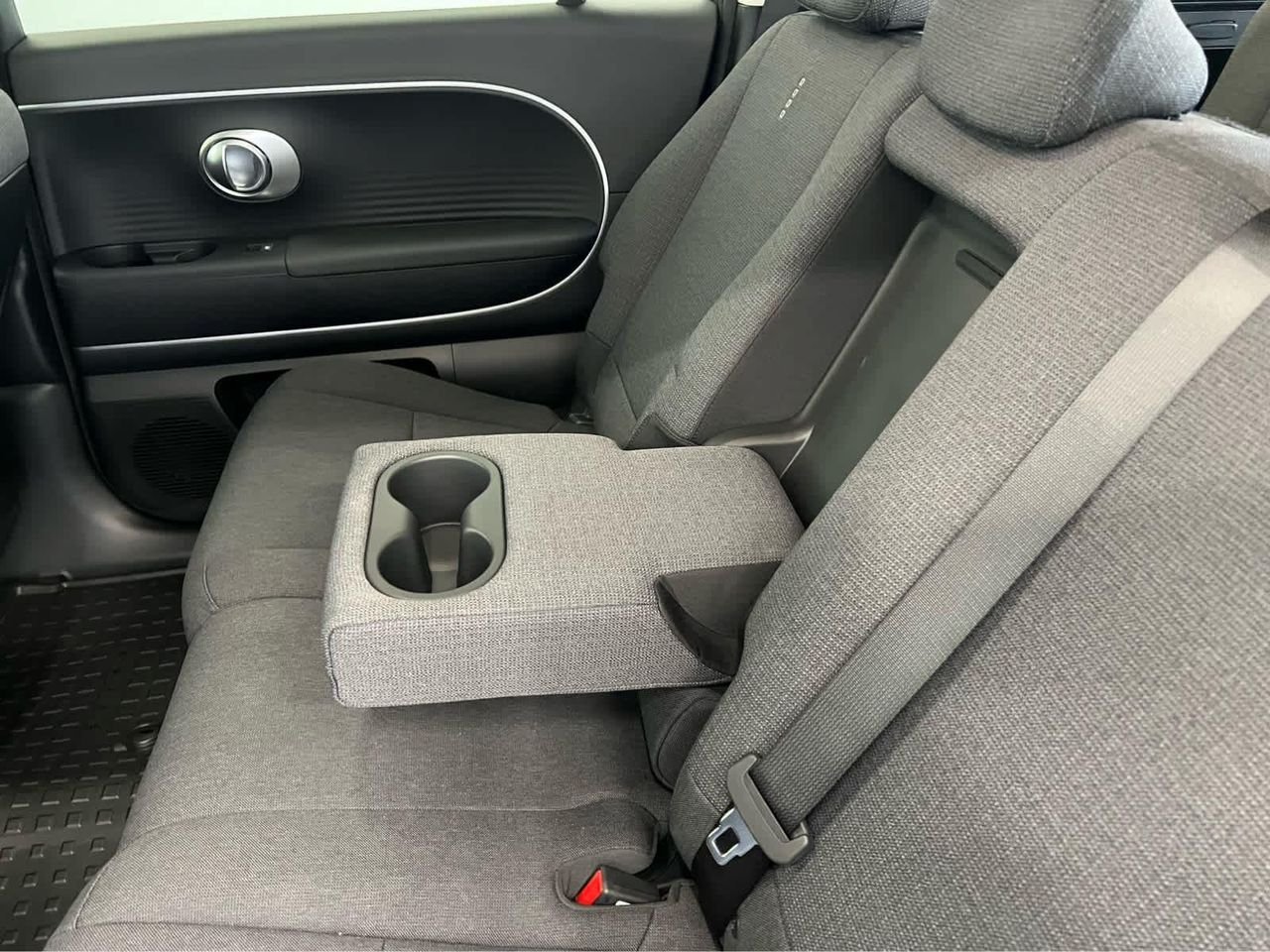 2026 Hyundai IONIQ 9 SE - Photo 28