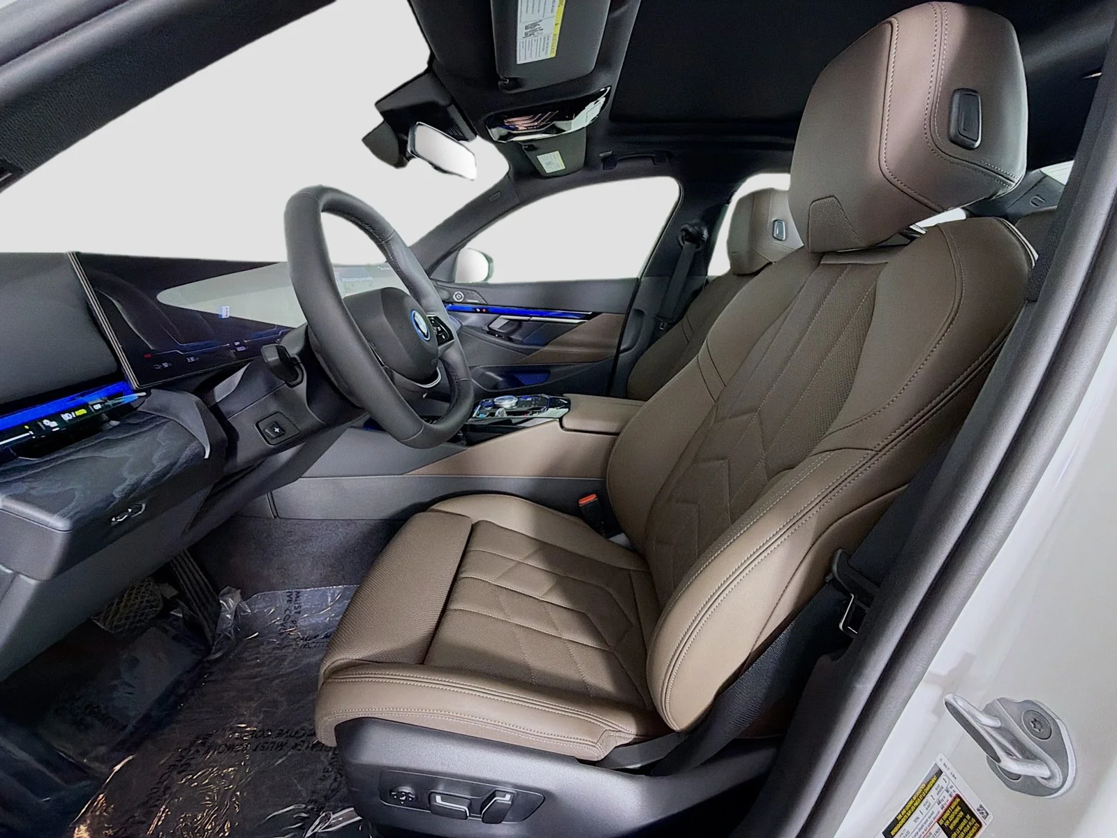New 2027 Alpine White BMW eDrive40 image 22