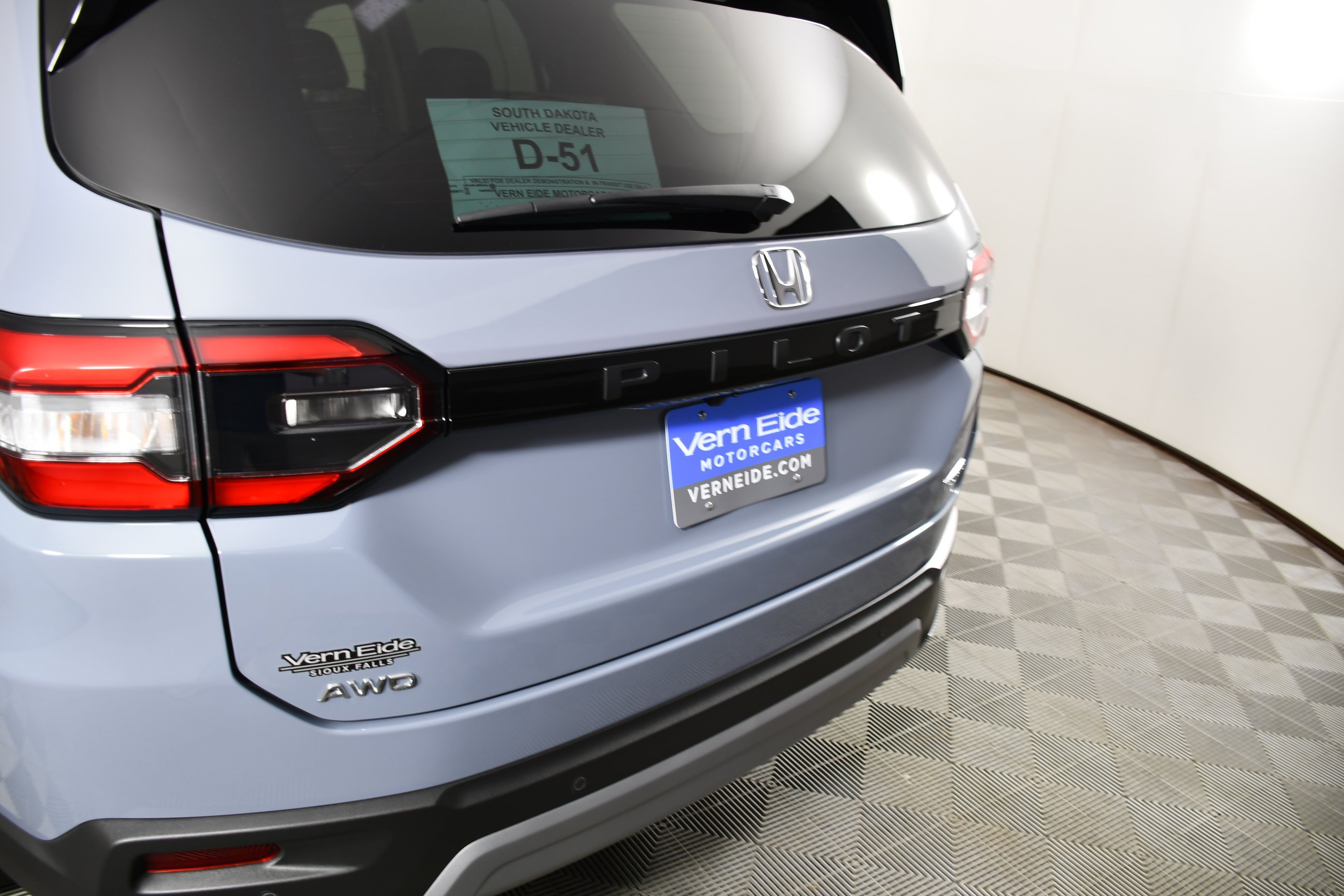 Certified Used 2025 Sonic Gray Pearl Honda AWD TRG image 15