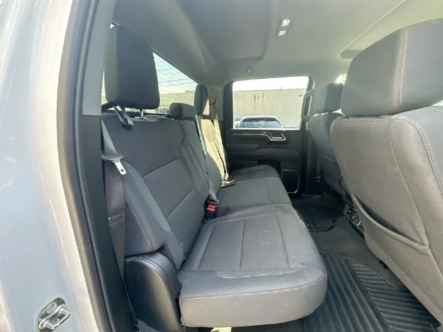 Used 2025 White Chevrolet LT image 31