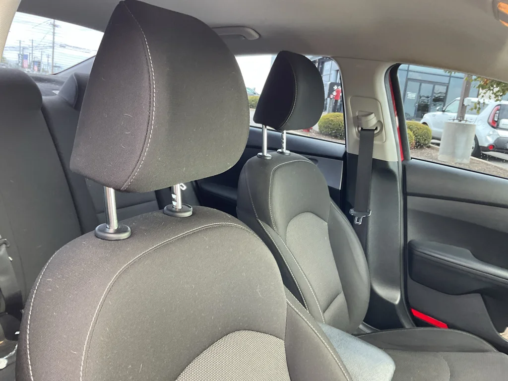 Used 2022 Currant Red Kia LXS image 11