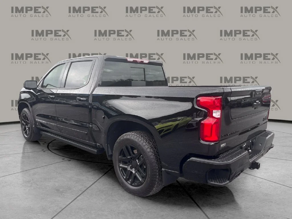 Used 2024 Black Chevrolet High Country image 3