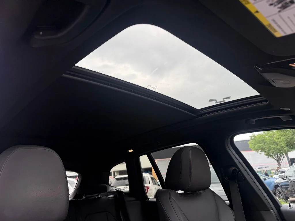 Used 2018 White BMW xDrive30i image 31