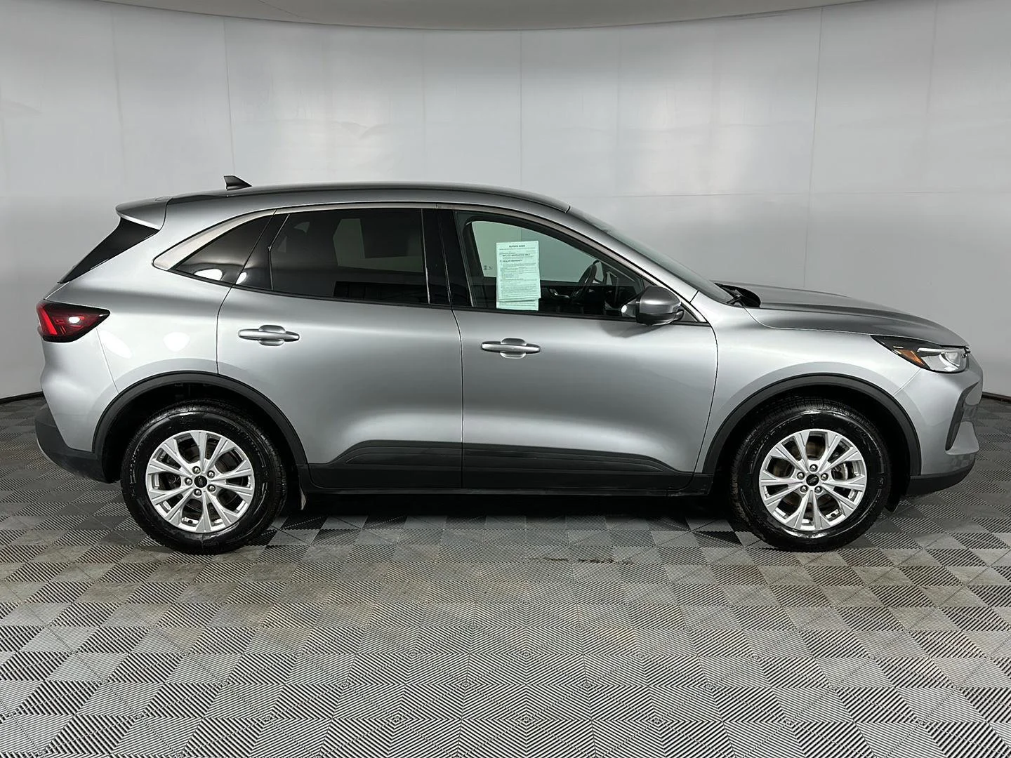 Used 2023 Iconic Silver Ford Active image 31