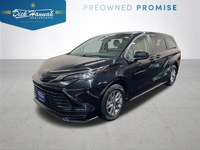 2024 Toyota Sienna LE