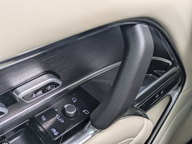 Used 2023 Fuji White Land Rover Autobiography image 28