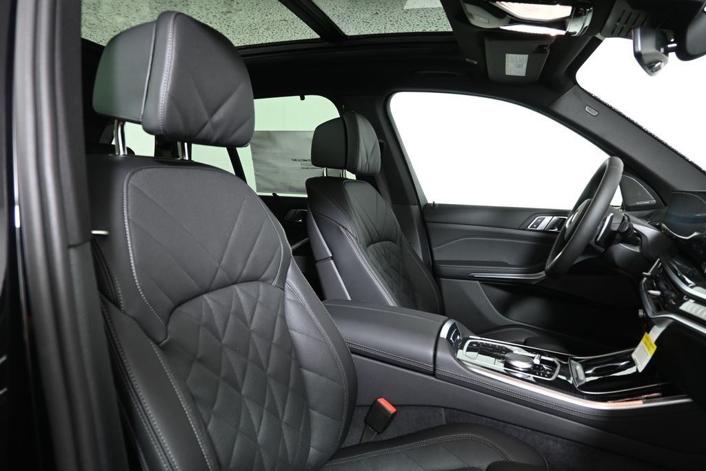 New 2026 Black Sapphire Metallic BMW xDrive40i image 34