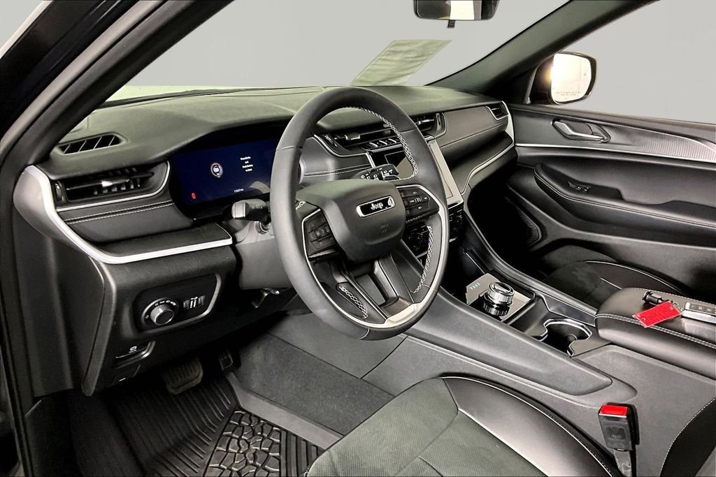 Used 2025 Black Jeep Altitude X image 16
