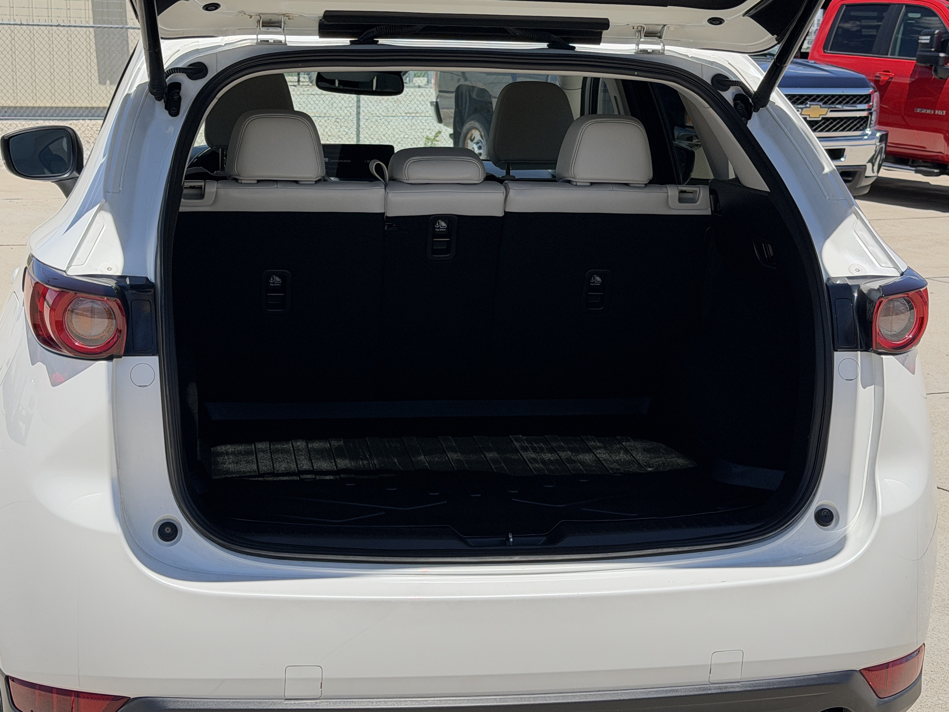 Used 2021 Snowflake White Pearl Mica Mazda Grand Touring image 5