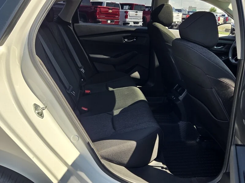 Used 2025 Platinum White Pearl Honda SE image 15
