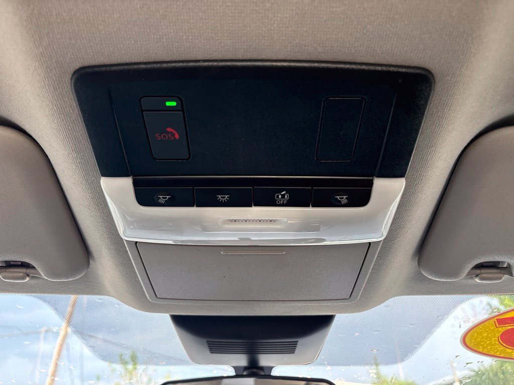 Used 2025 White Nissan SV image 30