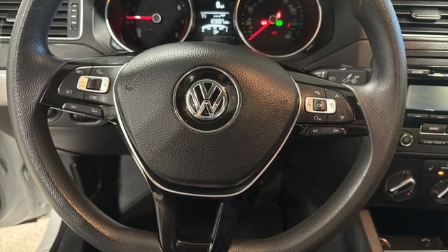 Used 2015 Pure White Volkswagen 1.8T SE image 16