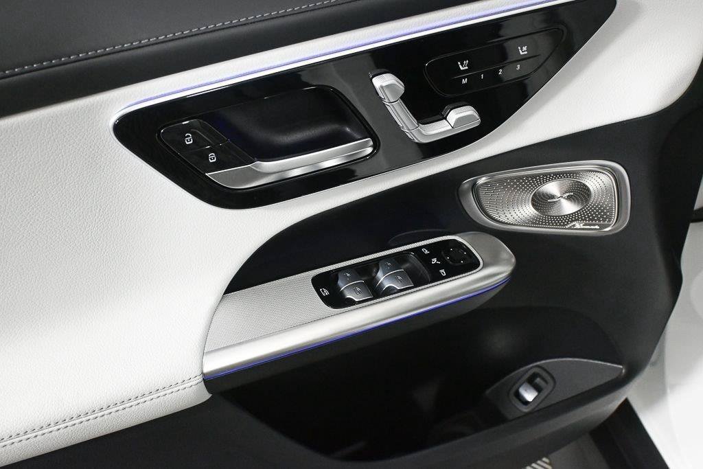New 2027 Polar White Mercedes-Benz GLC 300 image 45