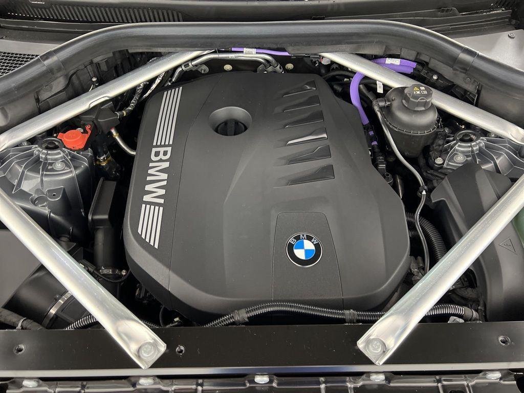 New 2026 Skyscraper Grey Metallic BMW xDrive40i image 14