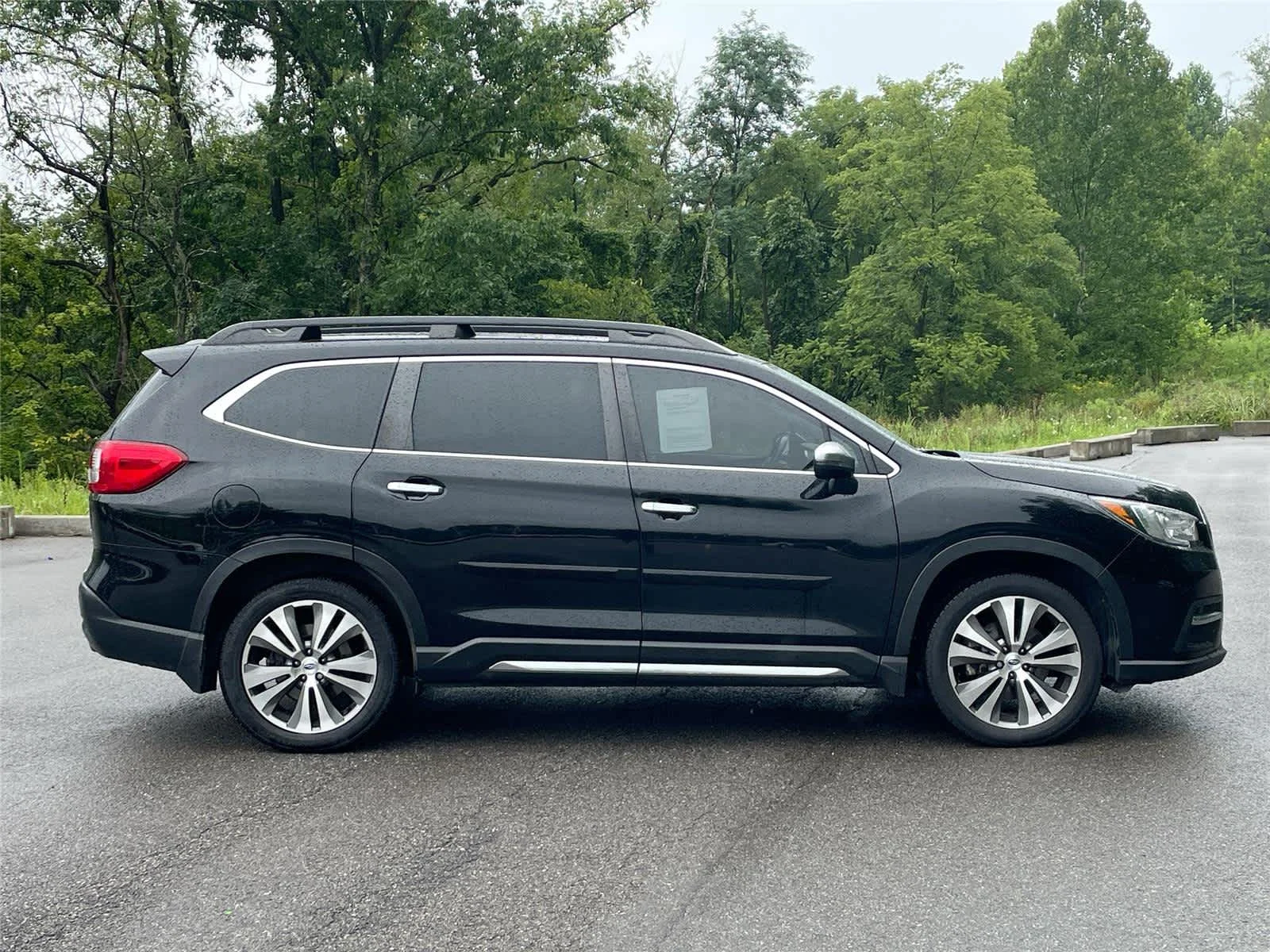 Used 2021 Crystal Black Silica Subaru Touring image 4