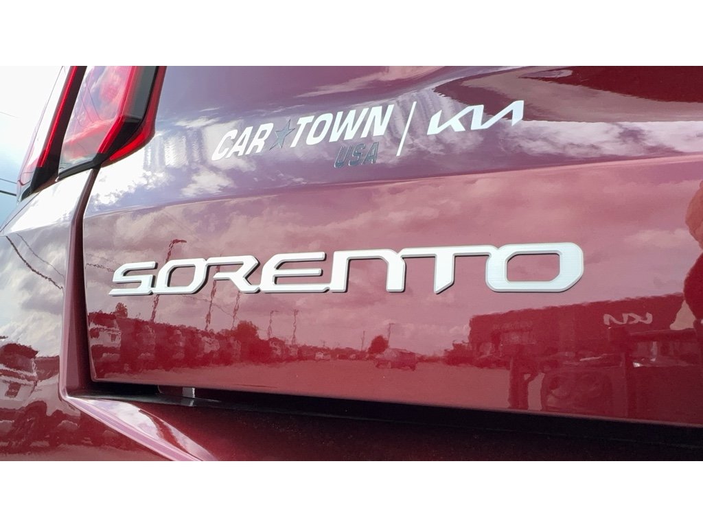 2025 Kia Sorento S photo 4