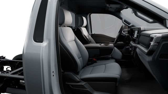 2025 Ford F-450 Super Duty Chassis Cab XLT