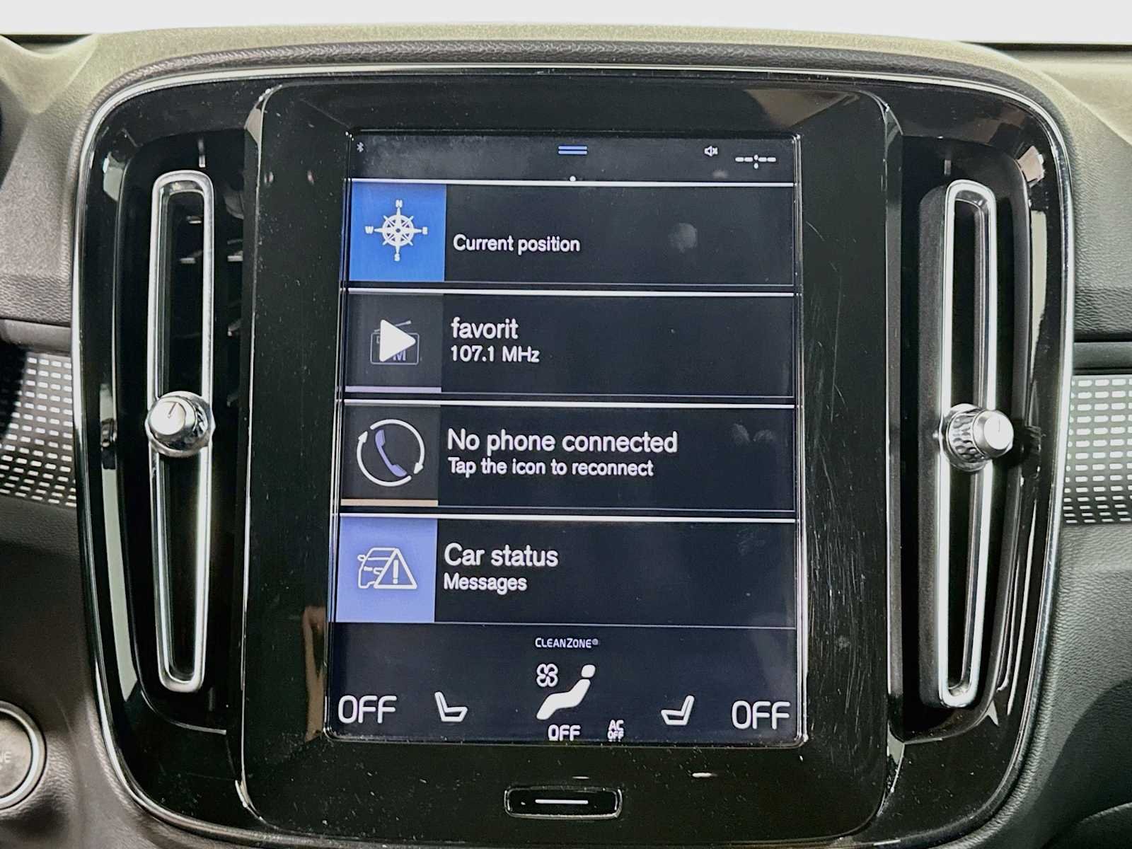 Used 2020 CRYSTAL WHITE MET Volvo R-Design image 13