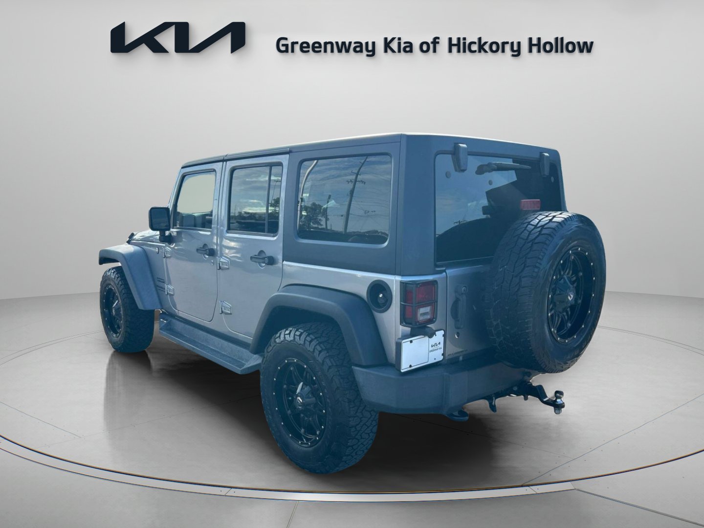 Used 2017 Billet Silver Metallic Clearcoat Jeep Sport image 5