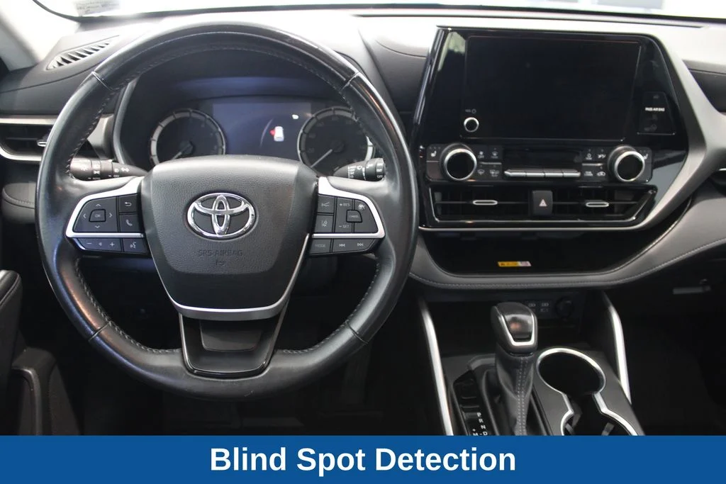 Used 2024 Silver Toyota XLE image 7