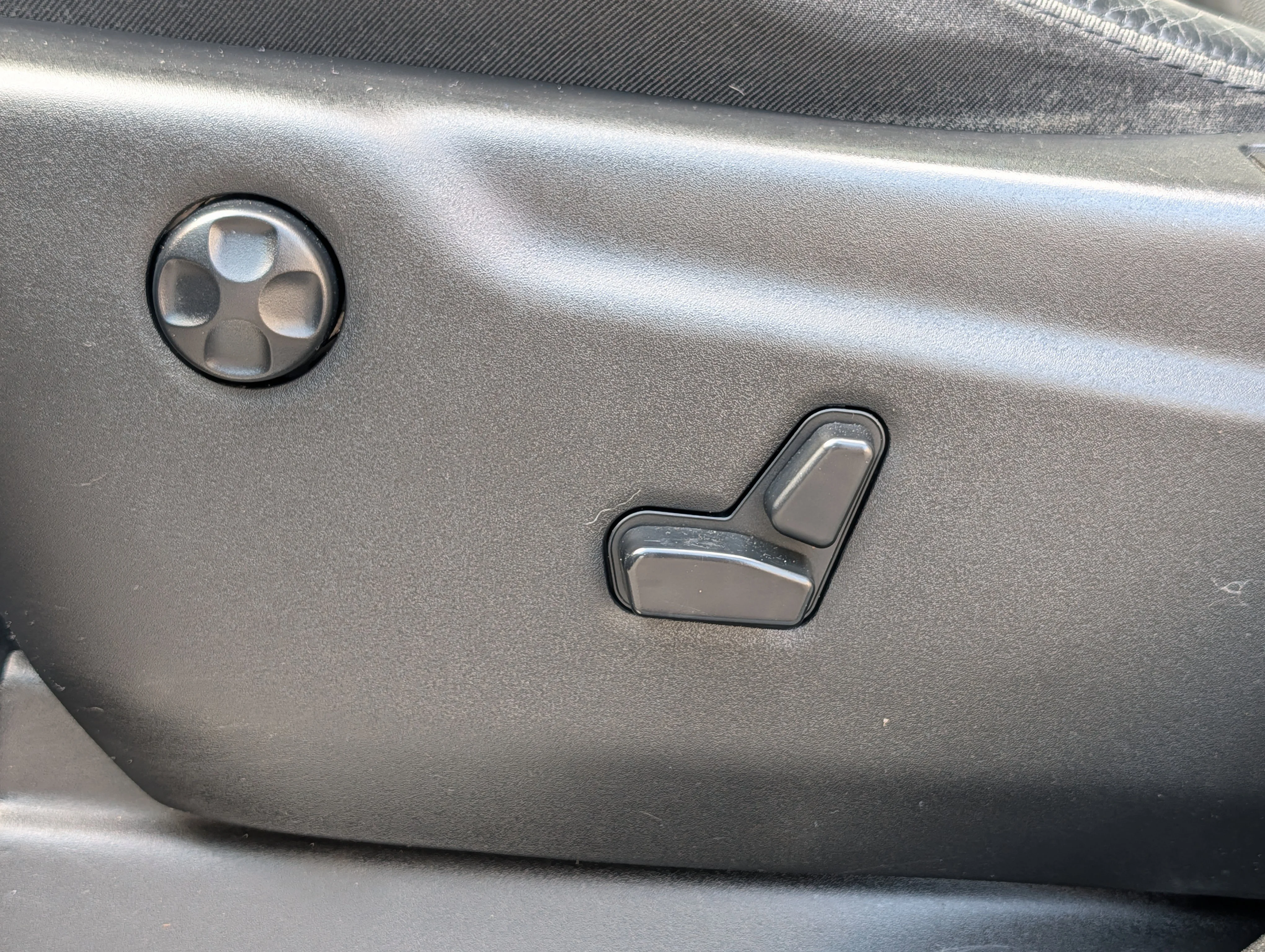 Used 2019 Diamond Black Crystal Pearlcoat Jeep Limited image 20