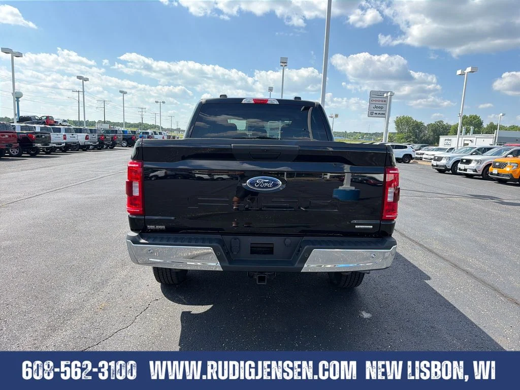 Used 2021 Black Ford XLT image 4