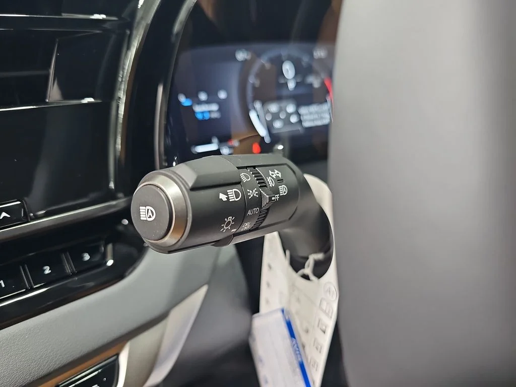 New 2026 Eminent White Pearl Lexus PREMIUM PLUS image 25