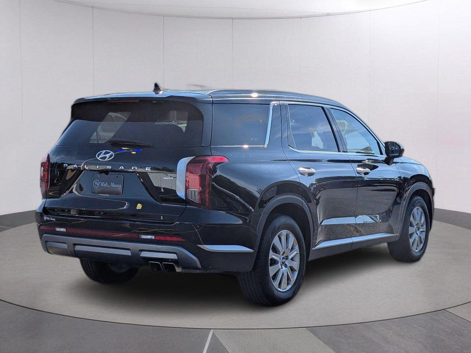 Used 2025 Abyss Black Pearl Hyundai SEL image 7