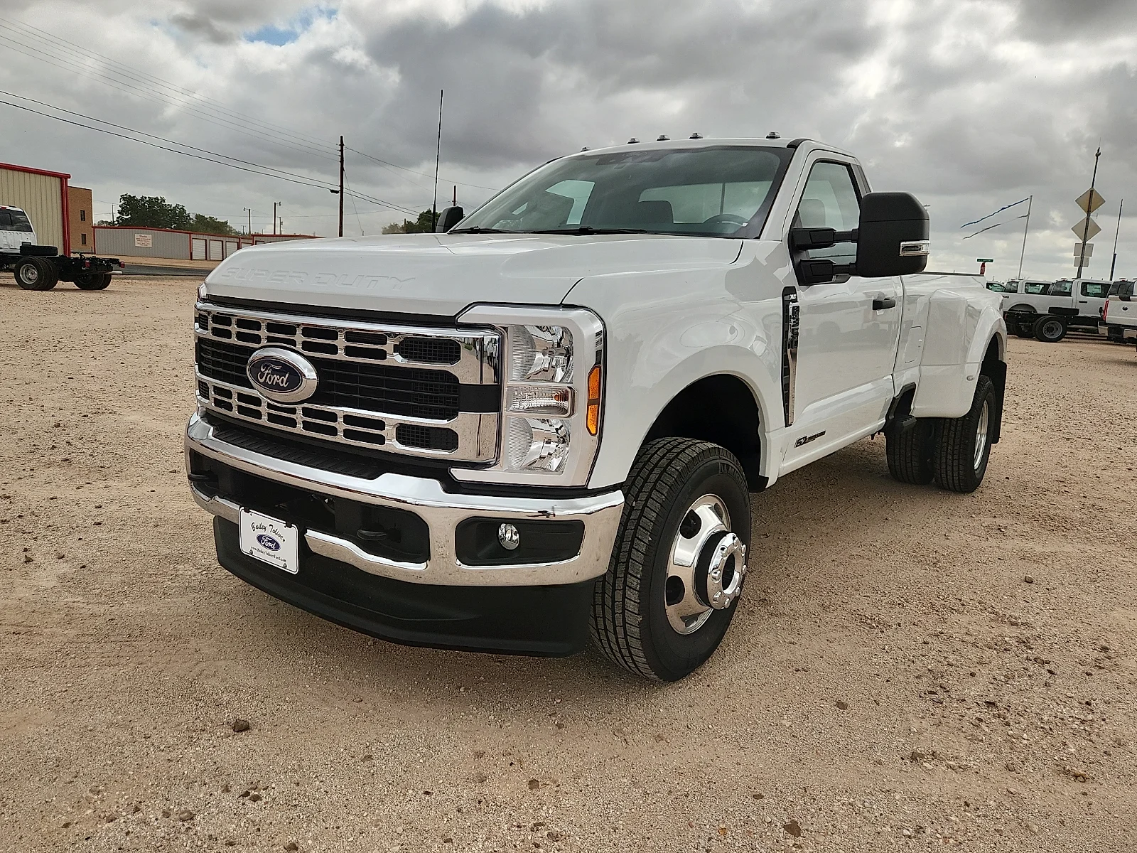 New 2026 Oxford White Ford F-350® XLT image 3