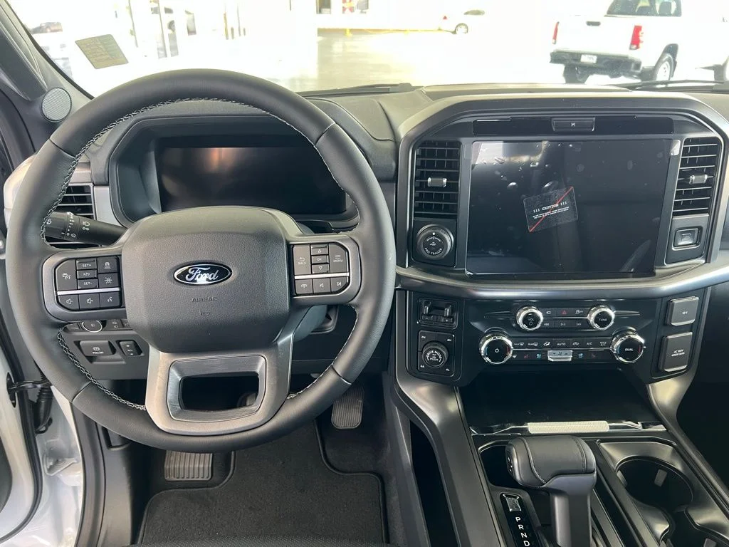 New 2025 Oxford White Ford Lariat® image 11