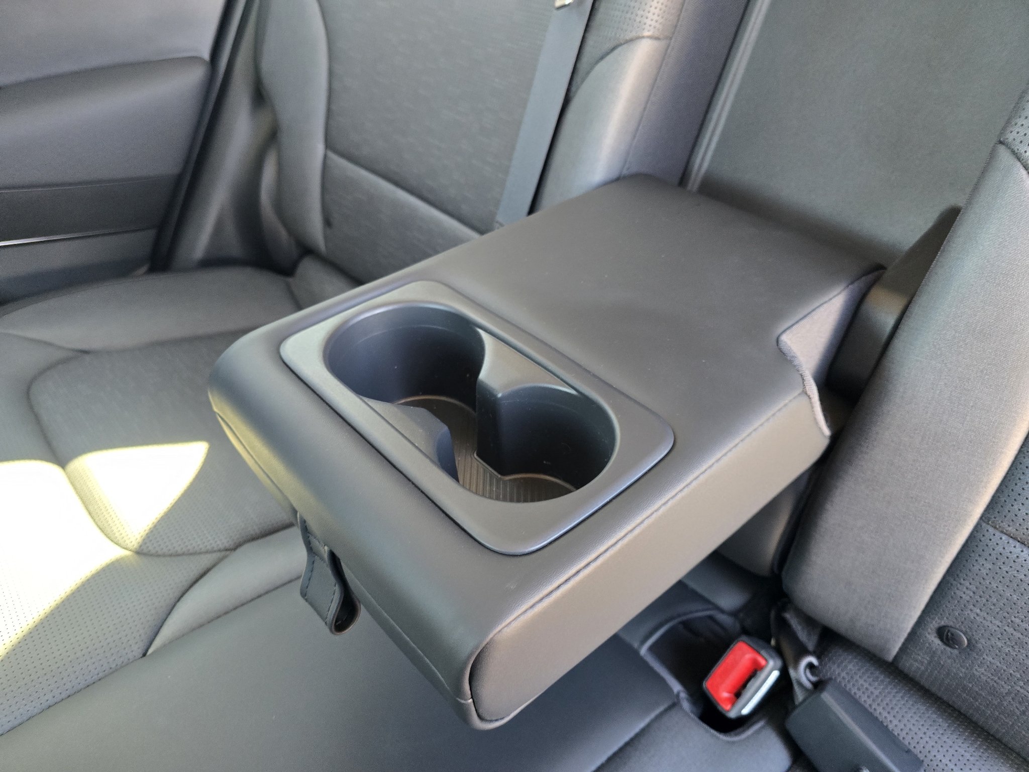 Used 2023 Steel Gray Kia Wave image 29