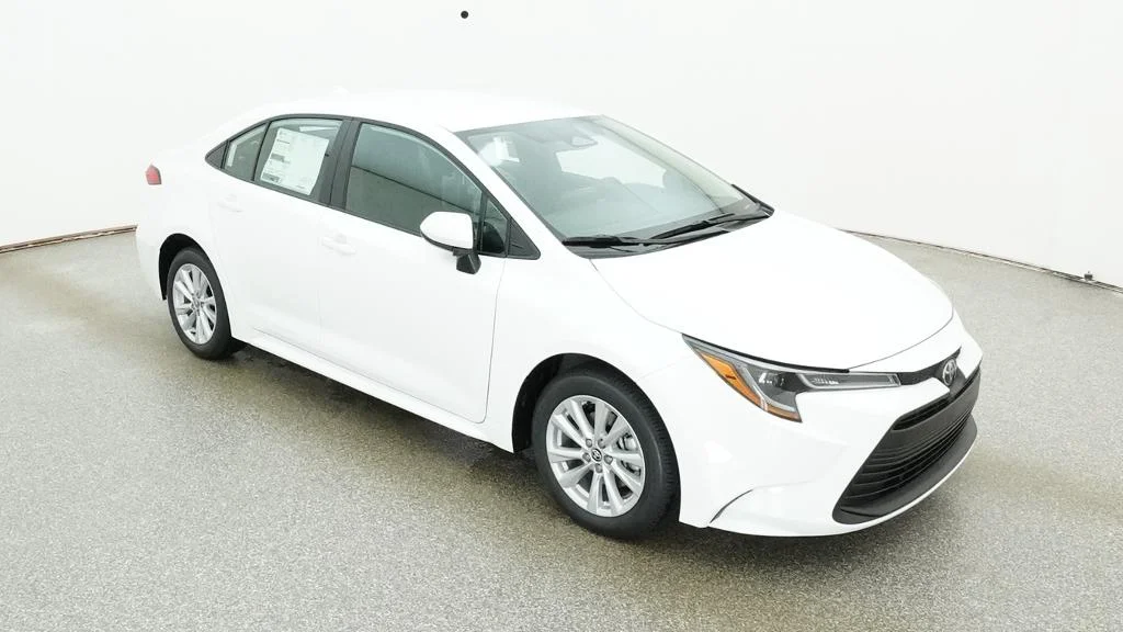 New 2026 Ice Cap Toyota LE image 10