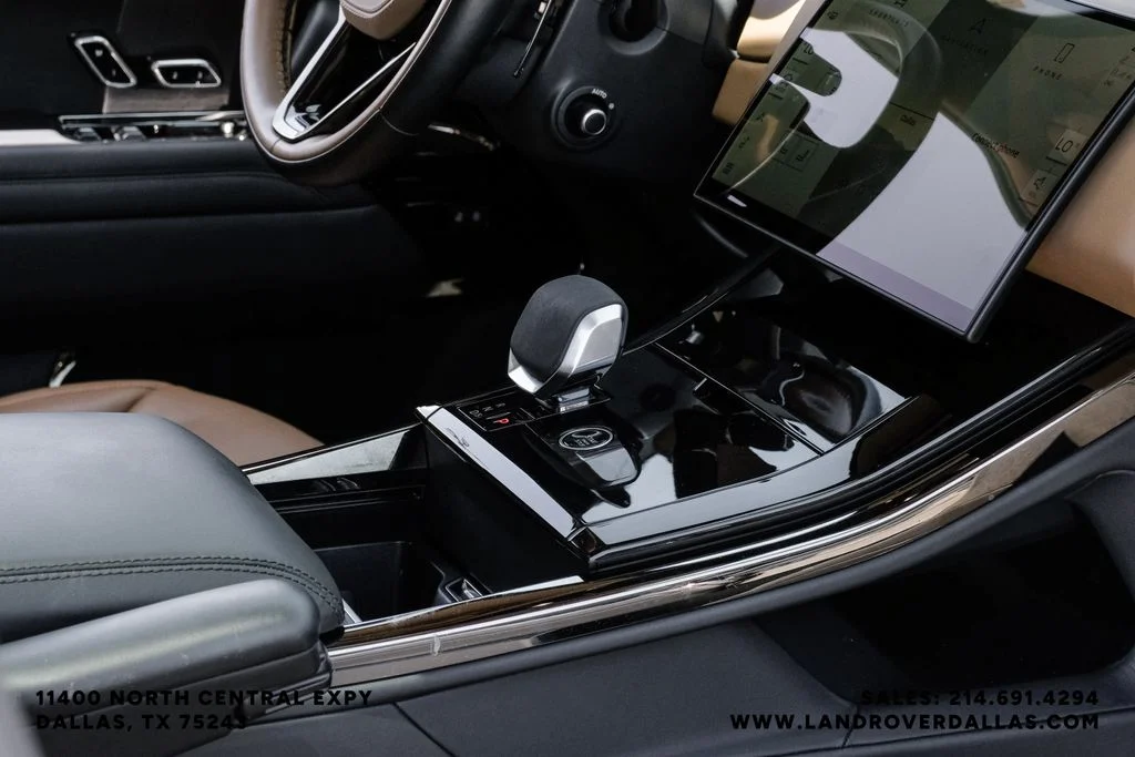 Certified Used 2024 SV Bespoke Match to Sample in Gloss Finish Land Rover Autobiography image 24