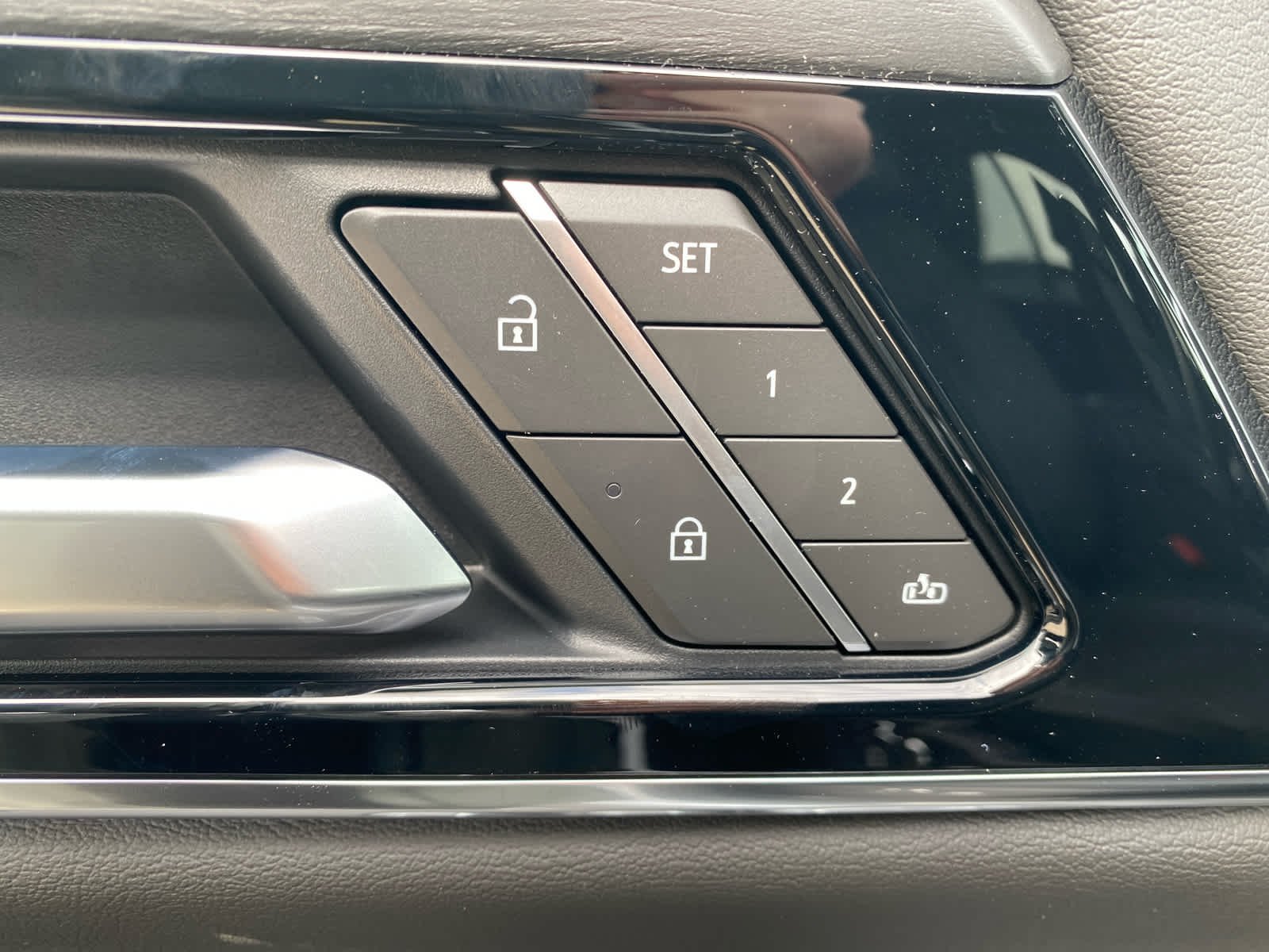 2026 GMC Yukon Denali - Photo 11