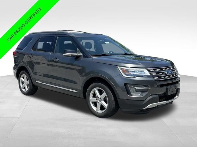 Used 2017 Gray Ford XLT image 1