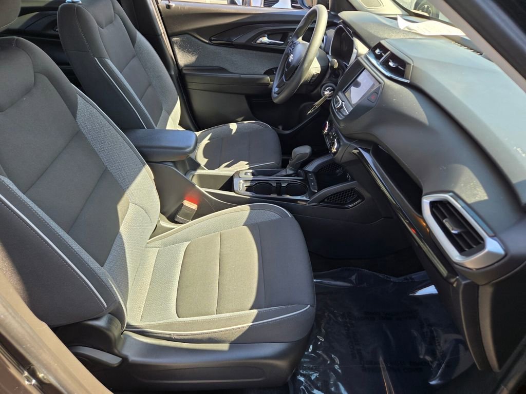 2021 Chevrolet Trailblazer LS - Photo 15