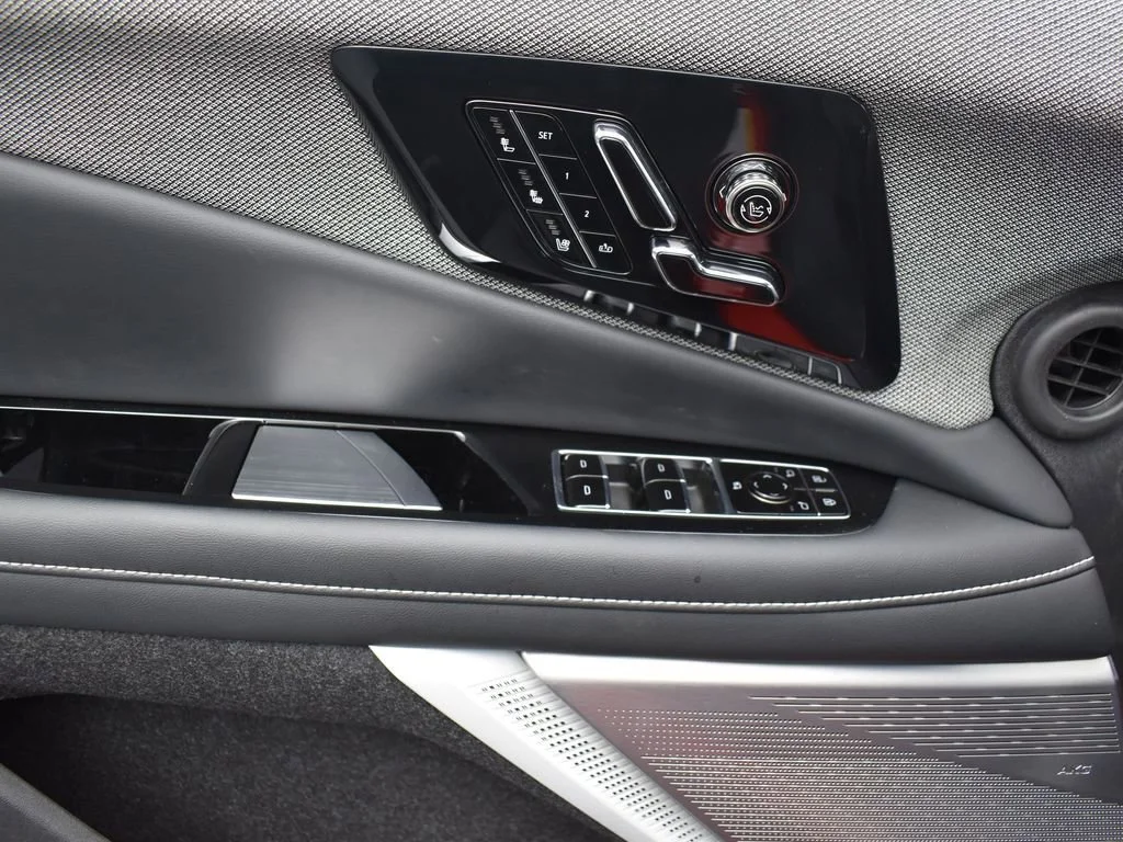 2026 Cadillac OPTIQ Premium Sport - Photo 10