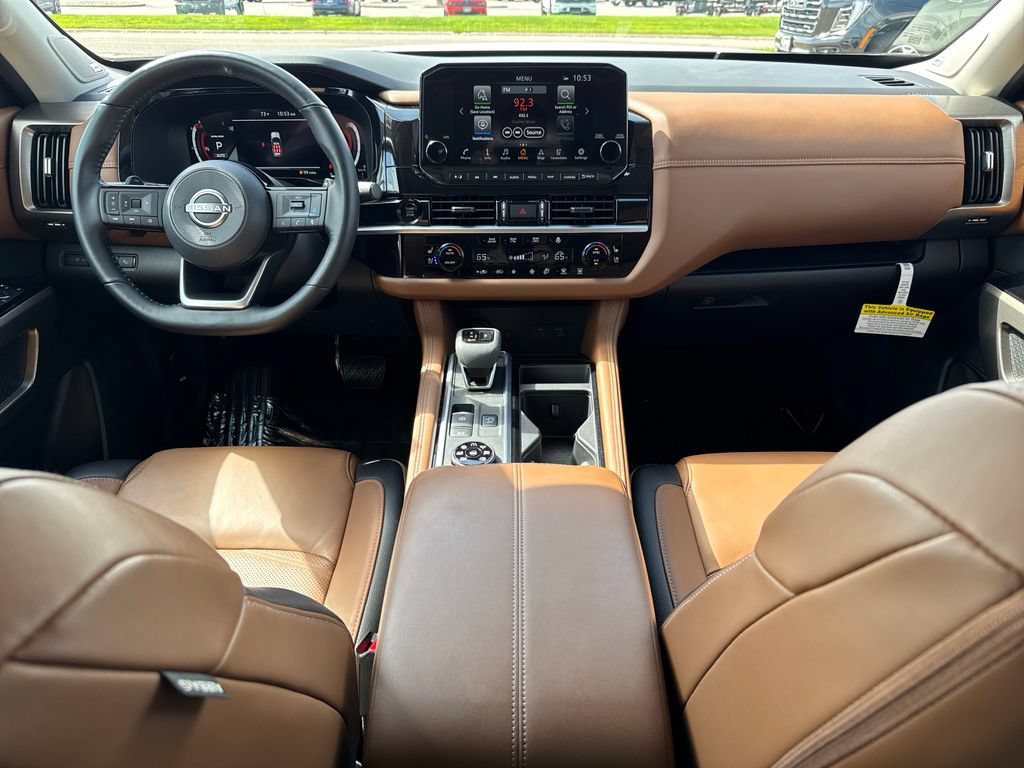 2025 Nissan Pathfinder Platinum - Photo 18