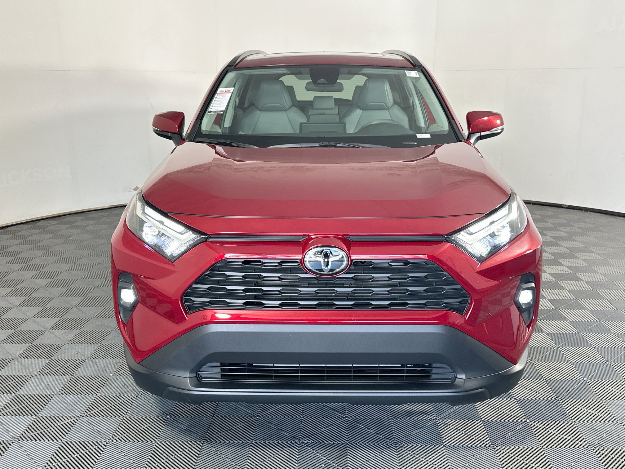 Used 2024 Pearl Toyota XLE Premium image 8