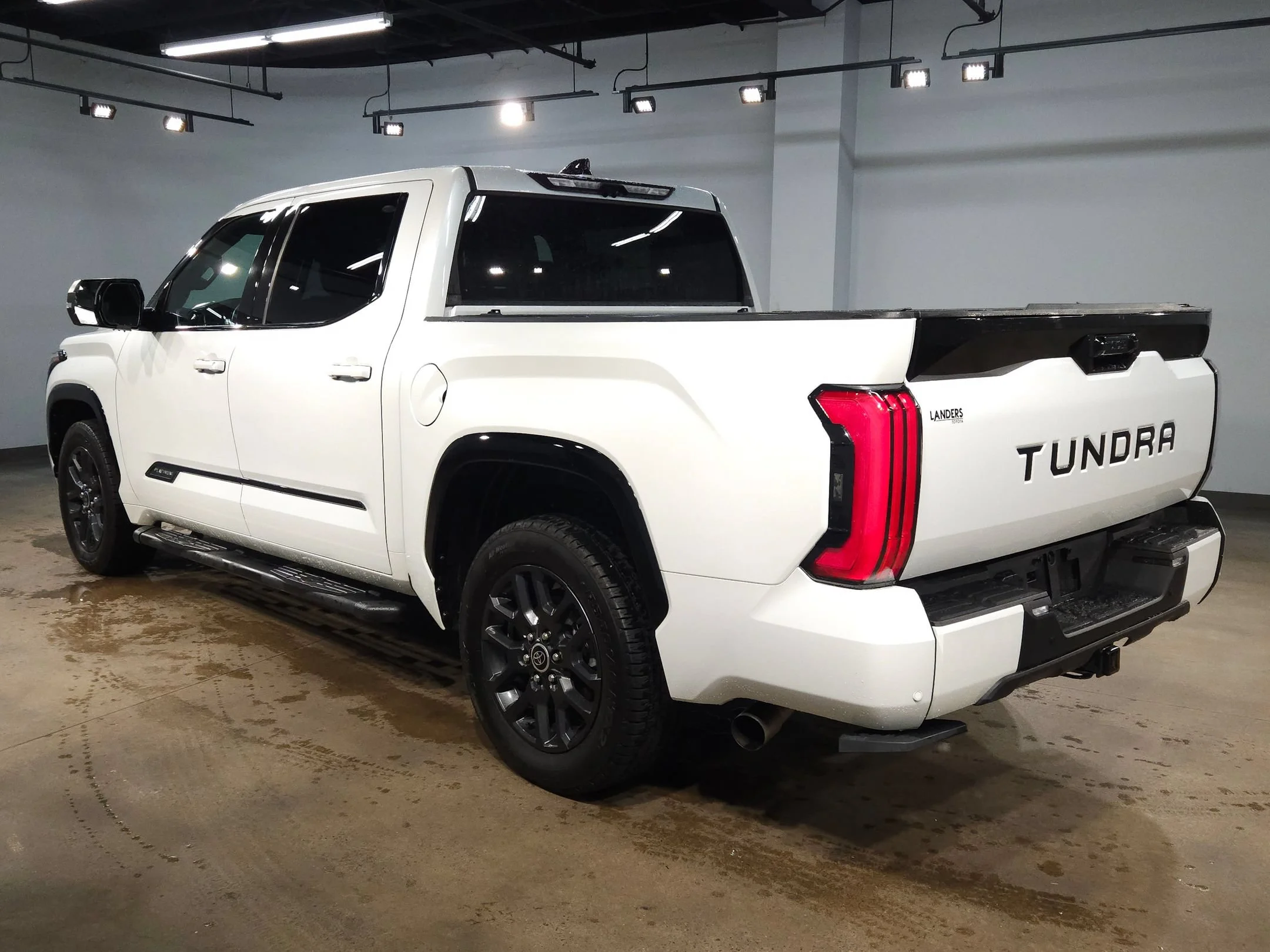 Used 2022 Wind Chill Pearl Toyota Platinum image 5