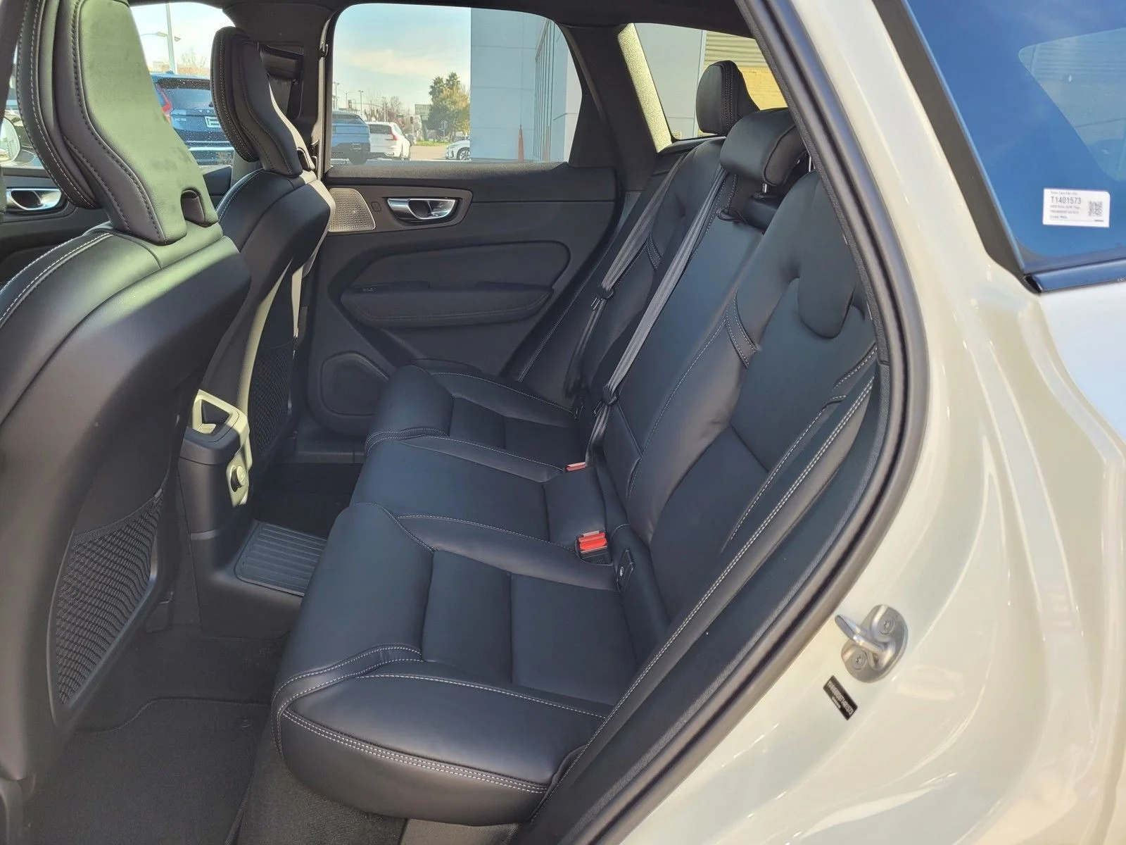 New 2026 White Volvo T8 Ultra Black Edition image 13