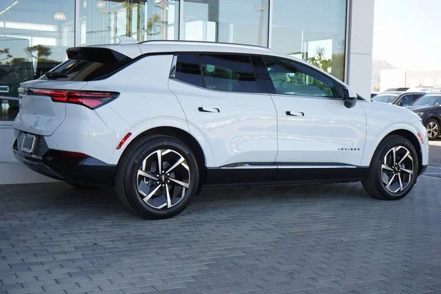 2025 Chevrolet Equinox EV LT - Photo 8
