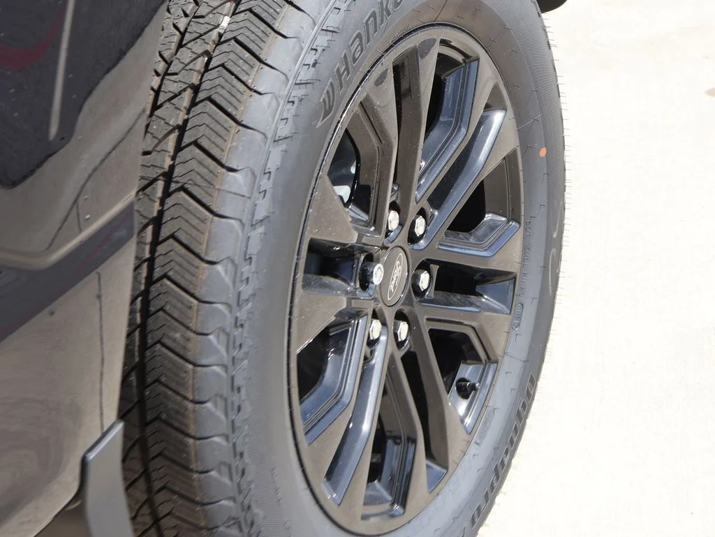 New 2026 Agate Black Metallic Ford Lariat® image 39
